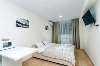 Апарт-отели FlatRent SmartHouse Киев Улучшенный номер с кроватью размера «king-size»-1